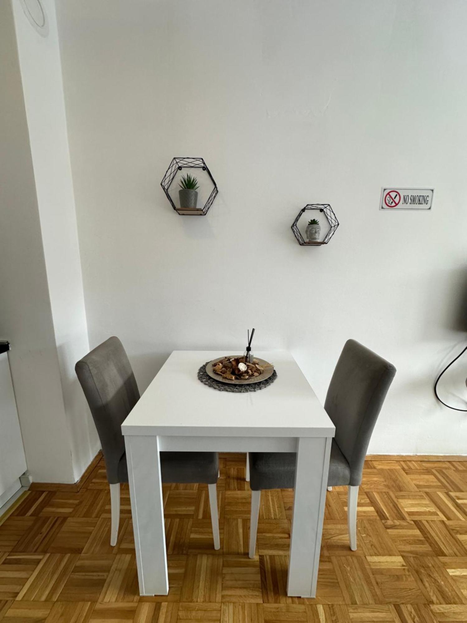Apartment Guri Pristina Eksteriør billede
